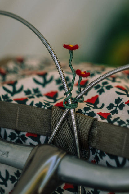 Flower Twist by Ghooost