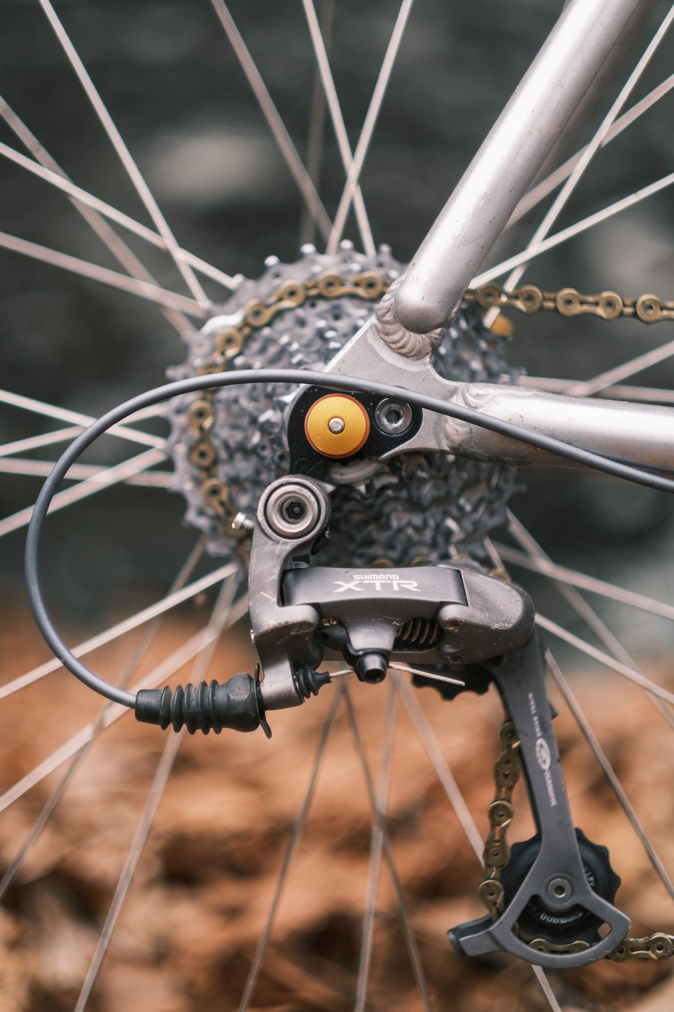 annnnnd to prove it comes with a real der hanger!