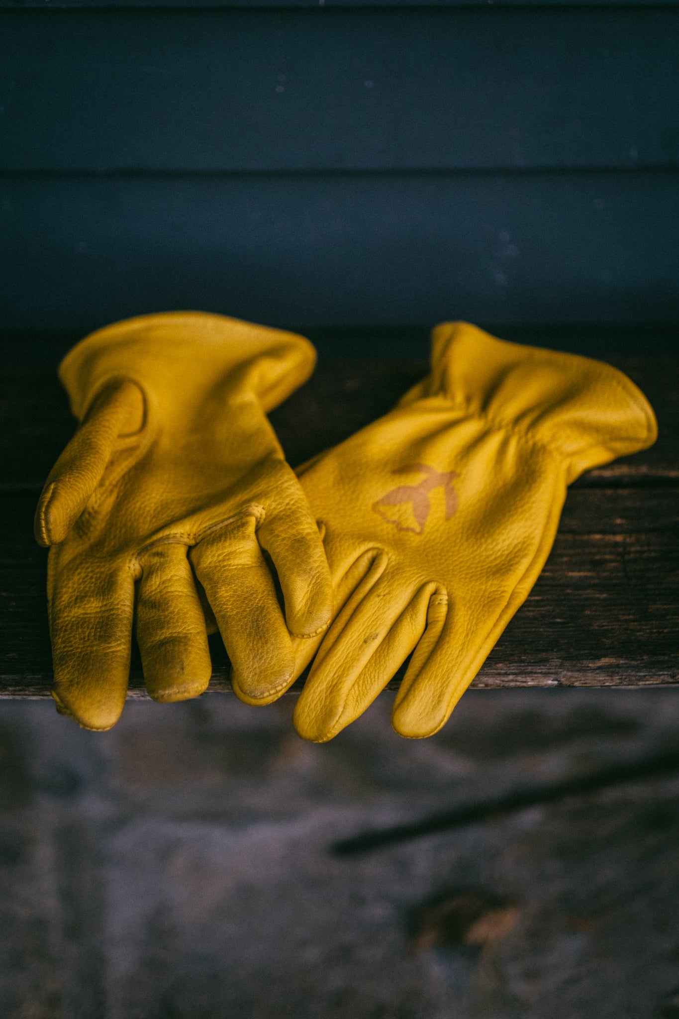 LaRon's buckskin gloves